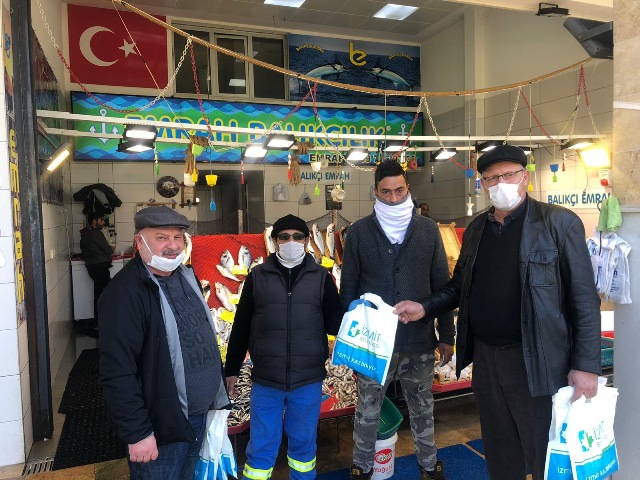 İzmit Belediyesi Balıkhan esnafını unutmadı