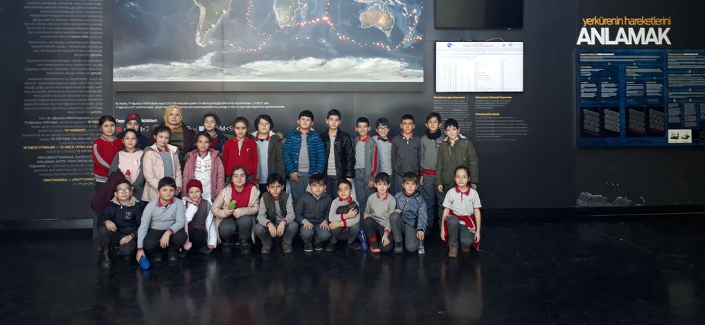 Deprem müzesi, öğrencileri ağırlıyor