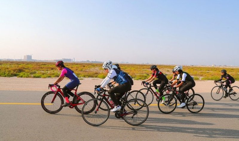 Suudi Arabistan’da bin kadın pedal çevirdi