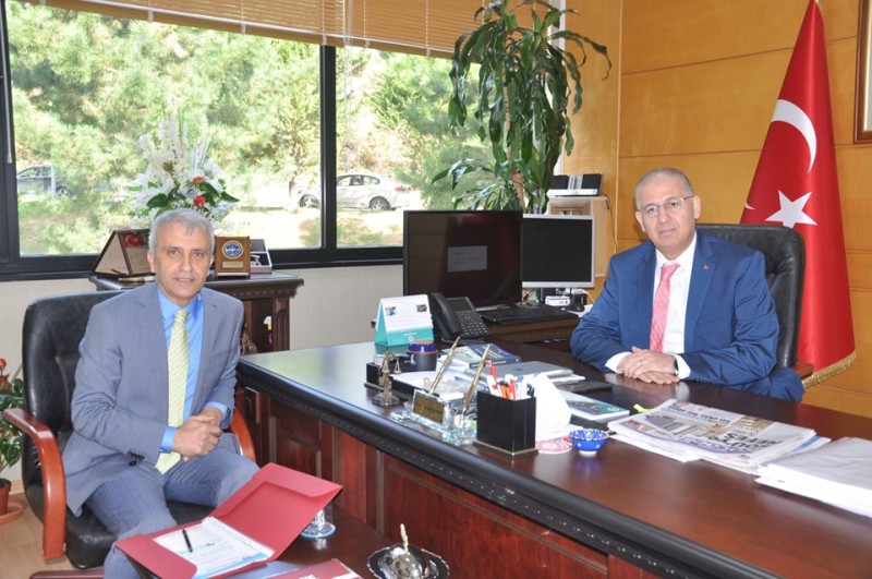 Çeker ve heyeti, Cantürk’ün makamında