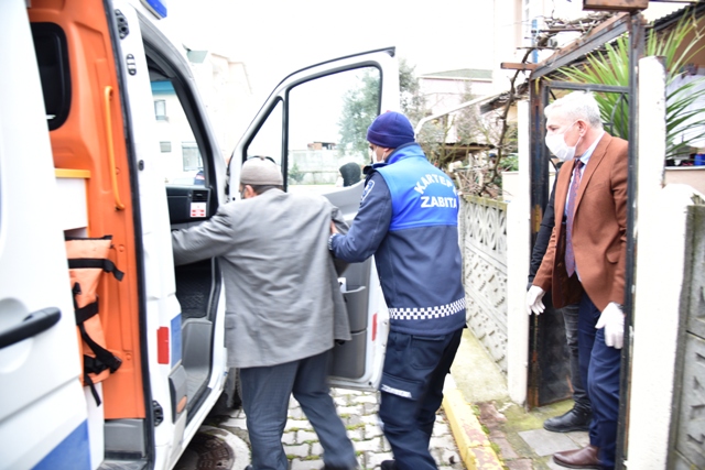 Kartepe Zabıta yaşlıların yardımcısı
