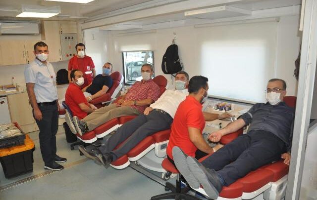 AK Parti Kocaeli, kan bağışı yaptı