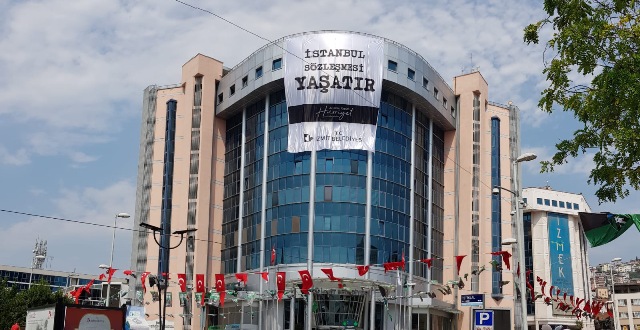 İzmit Belediyesi’nden İstanbul Sözleşmesi’ne anlamlı destek