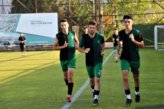 Kocaelispor U19,  lige Büyükşehir spor tesislerinde hazırlanıyor