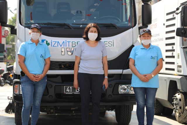 İzmit Belediyesi’nin kadın şoförleri yollarda