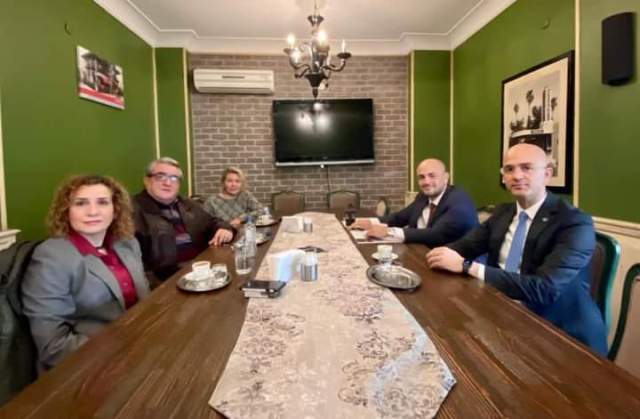 Siyasileri buluşturan kahvaltı  
