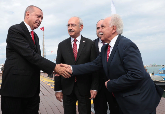 El Pais’ten Perinçek’e övgü