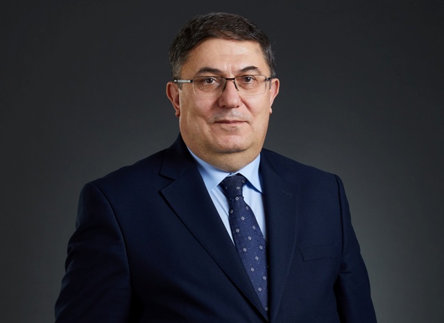“Kaşıkla verip kepçeyle alıyorlar”