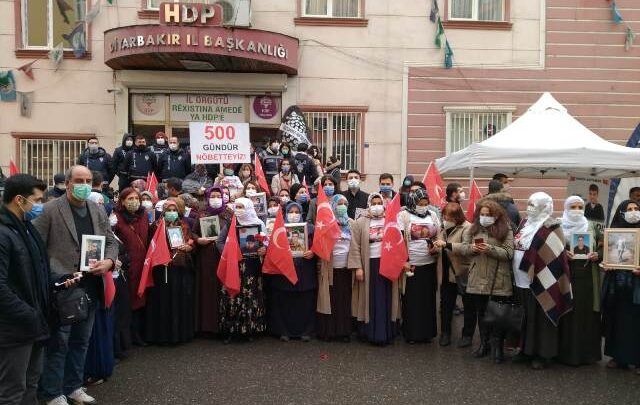 Vatan Partisi, Diyarbakır Anneleriyle kucaklaştı