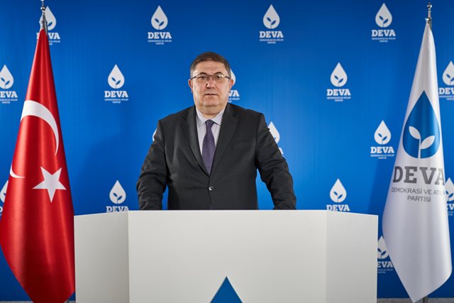 Çanakçı iktidara yüklendi