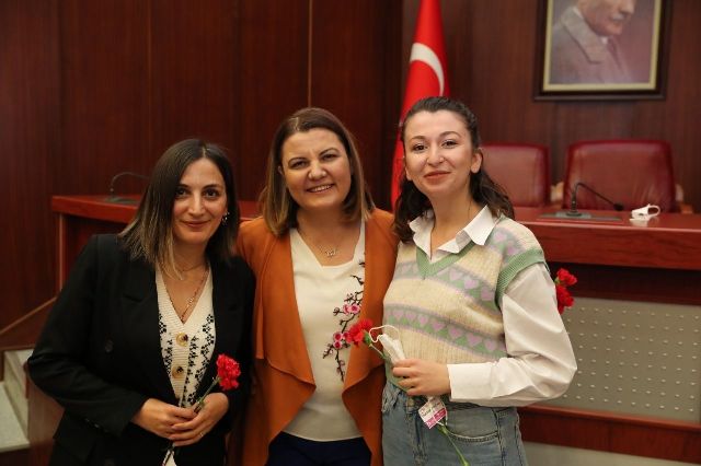 "8 Mart’ta kadın çalışanlarımız idari izinli”