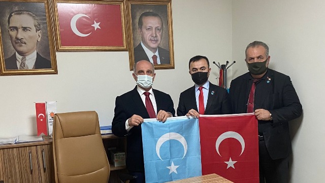 Osman’dan AK Parti’ye ziyaret