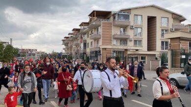 Mini Koza Kreşi, Cumhuriyet’i yürüyüşle kutladı