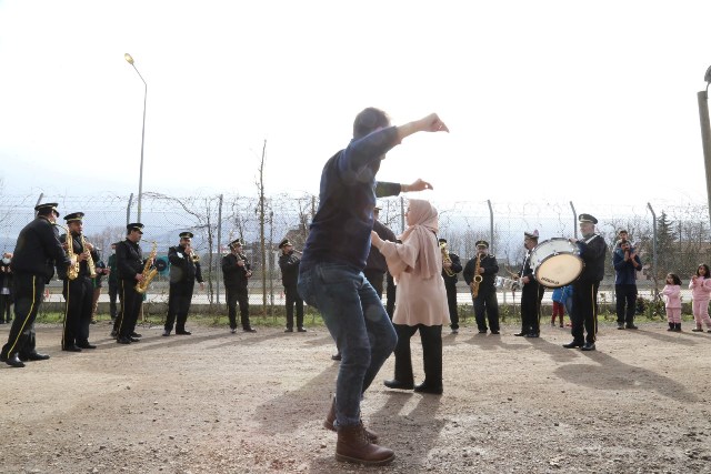 Büyükşehir Bandosu’ndan kampçılara sürpriz