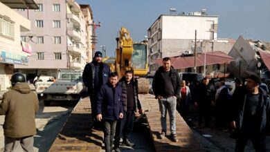İzmit Belediyesi iş makineleri deprem bölgesi Kırıkhan'da 