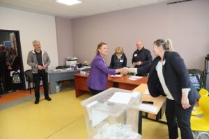 Hürriyet, Bulgaristan seçimlerinde oy kullanan soydaşları unutmadı