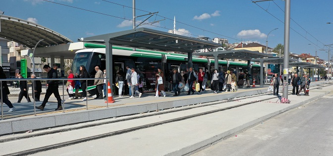 Kuruçeşme tramvayda ücretsiz binişlere devam 