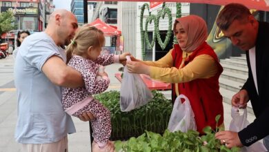 Fideler vatandaşla buluştu