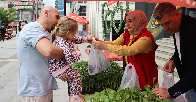 Fideler vatandaşla buluştu