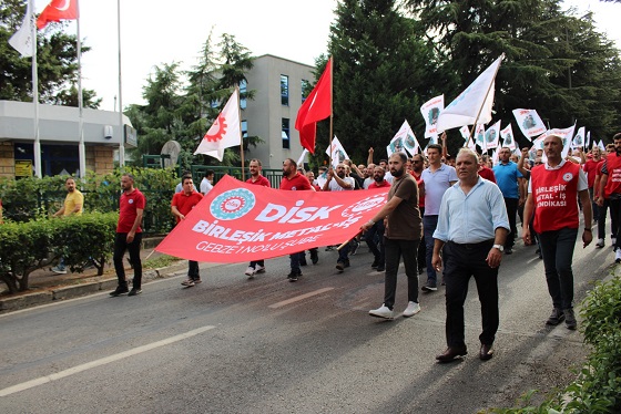 CHP İzmit, işçilerin yanında