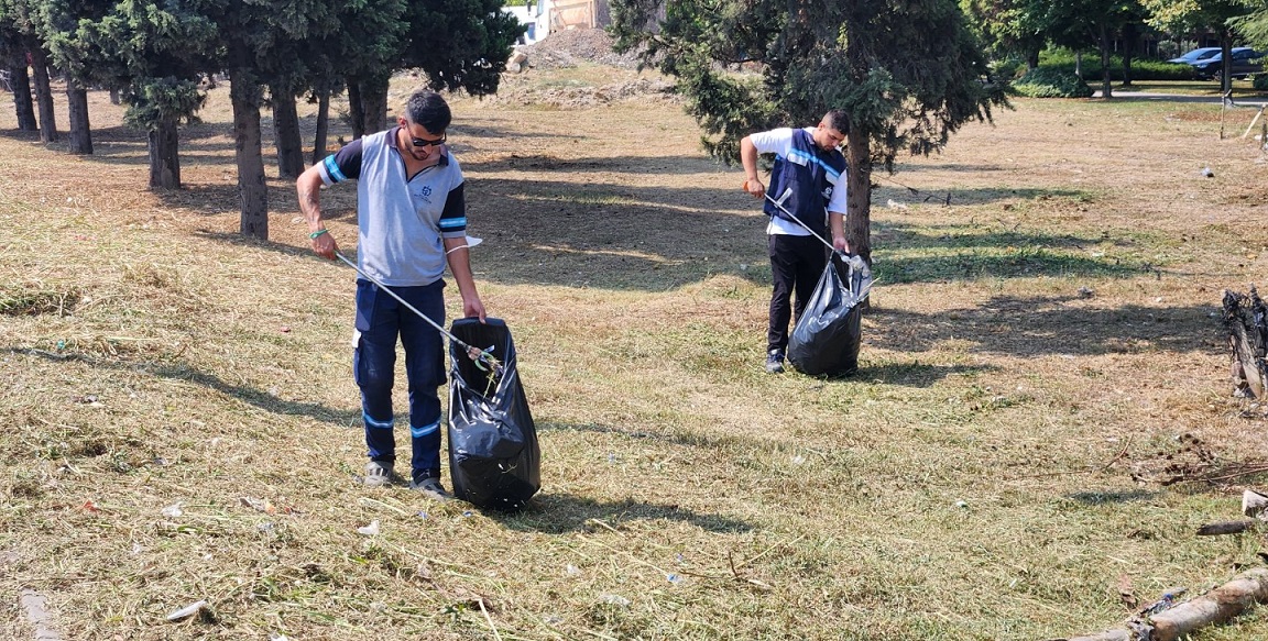 Park ve bahçelerde sonbahar temizliği