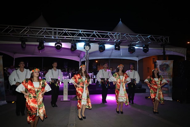 Festival coşkuyla başladı