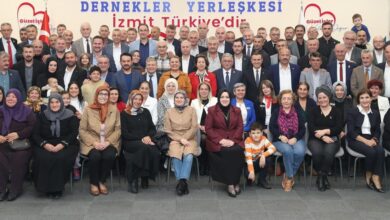 Başkan muhtarları kutladı