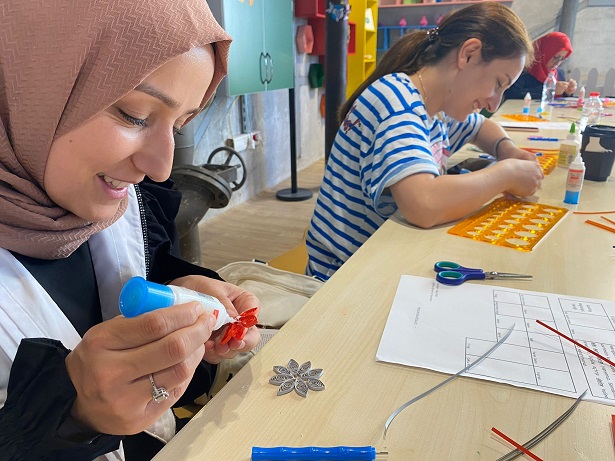 Quilling kâğıtları sanata dönüştü